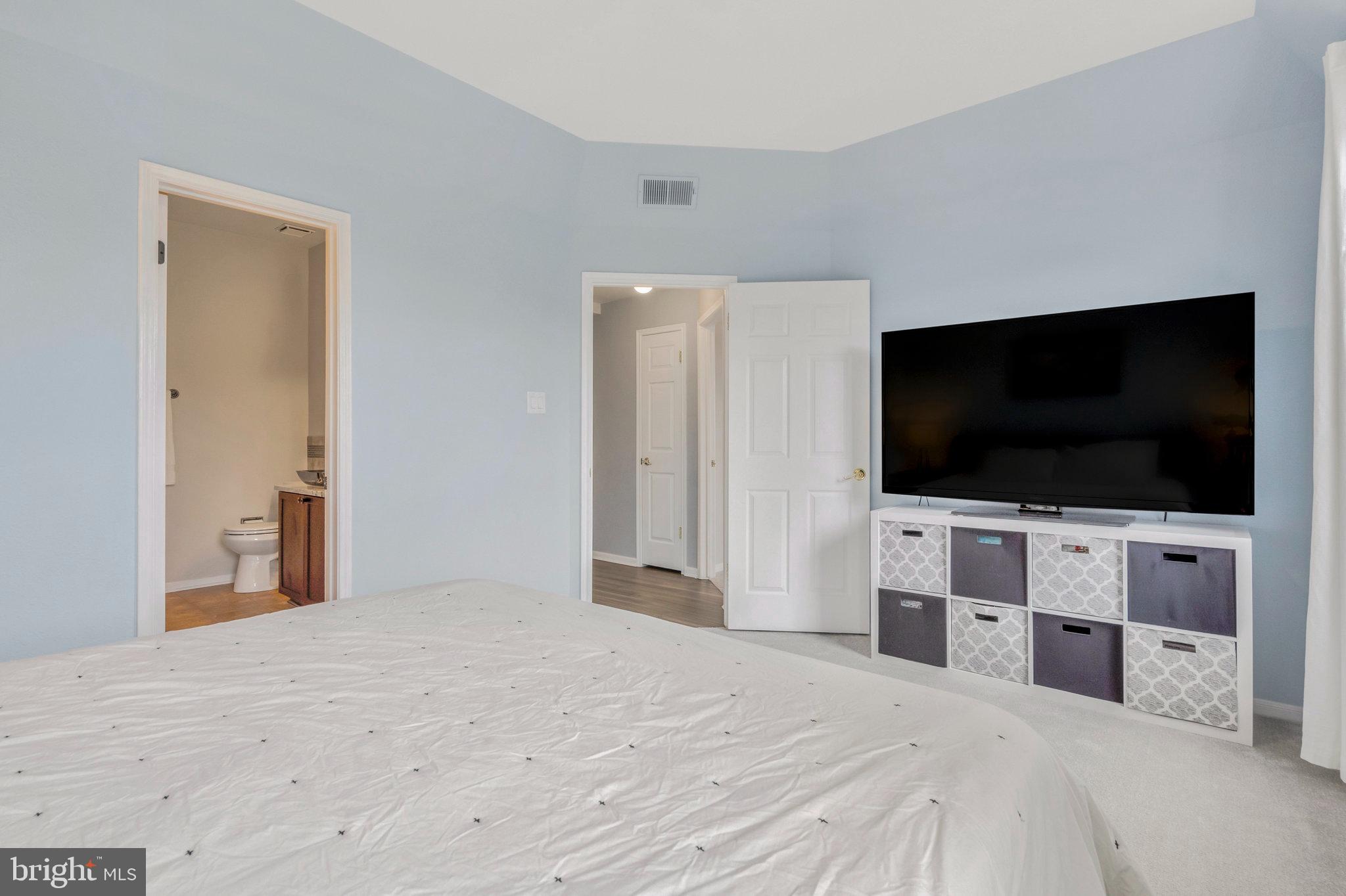 668 Gateway Dr SE #403