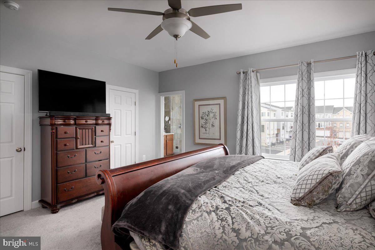 1604 Kinnaird Ter NE
