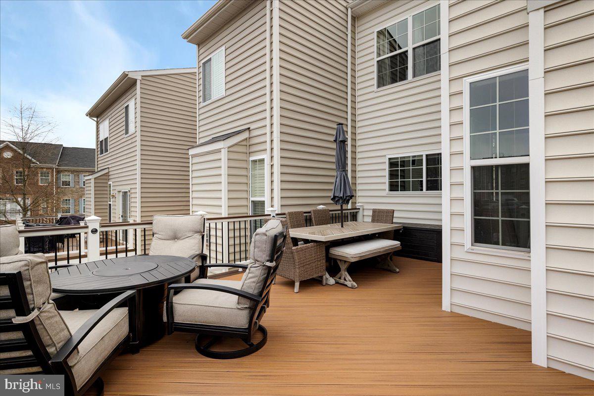1604 Kinnaird Ter NE
