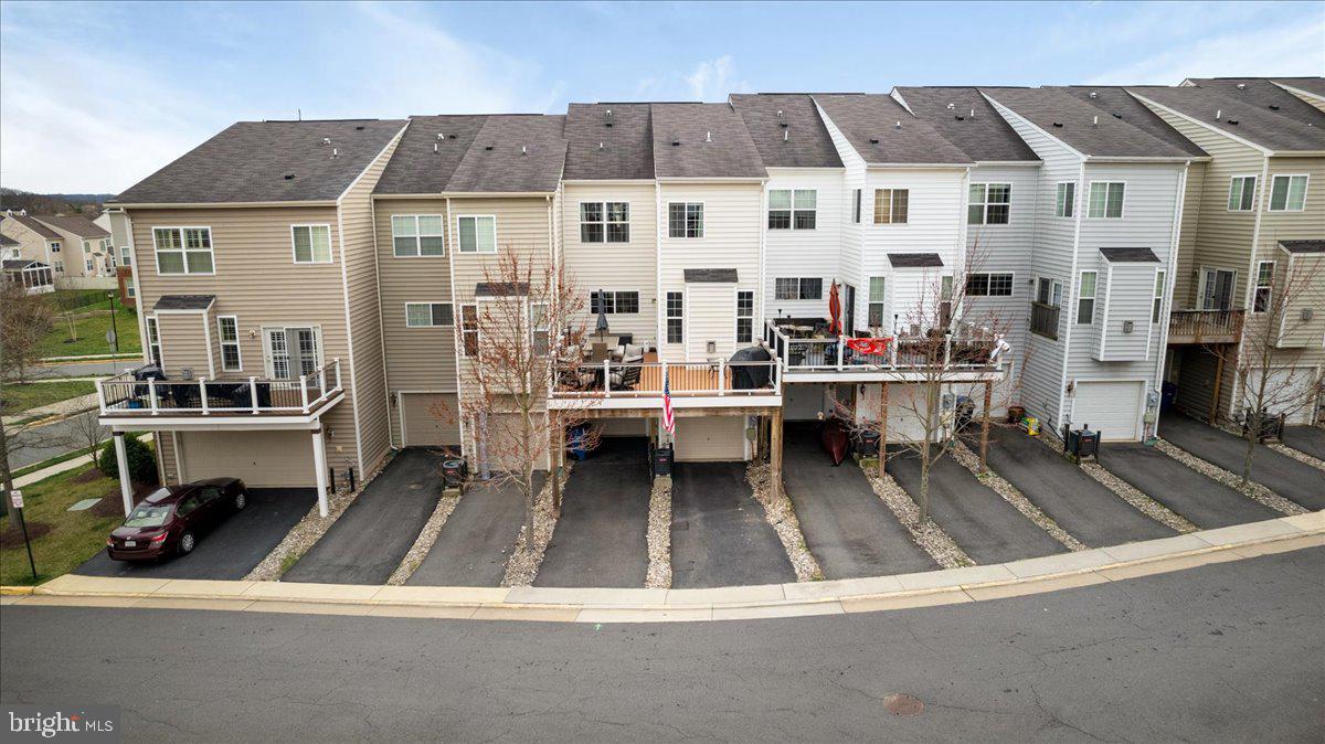1604 Kinnaird Ter NE