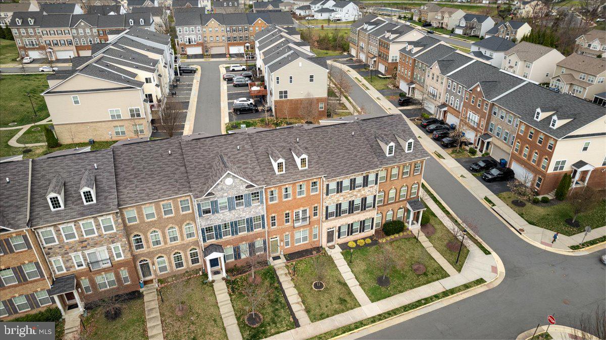 1604 Kinnaird Ter NE