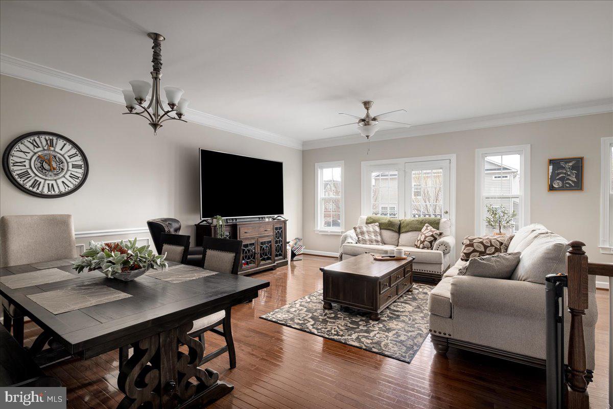 1604 Kinnaird Ter NE