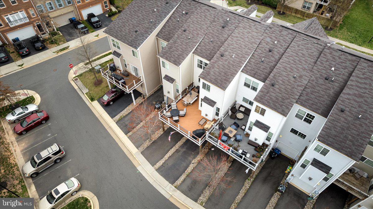 1604 Kinnaird Ter NE