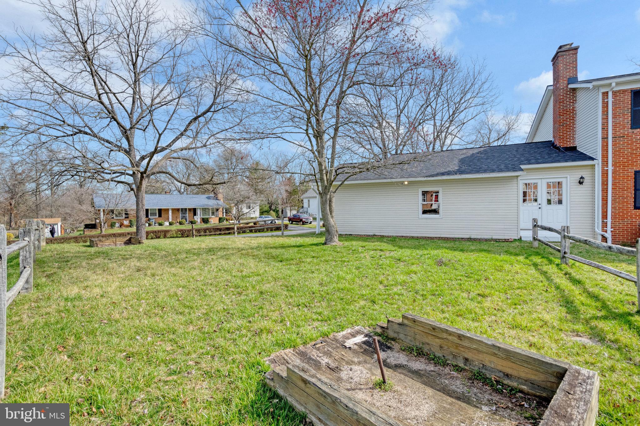 50 Sydnor St