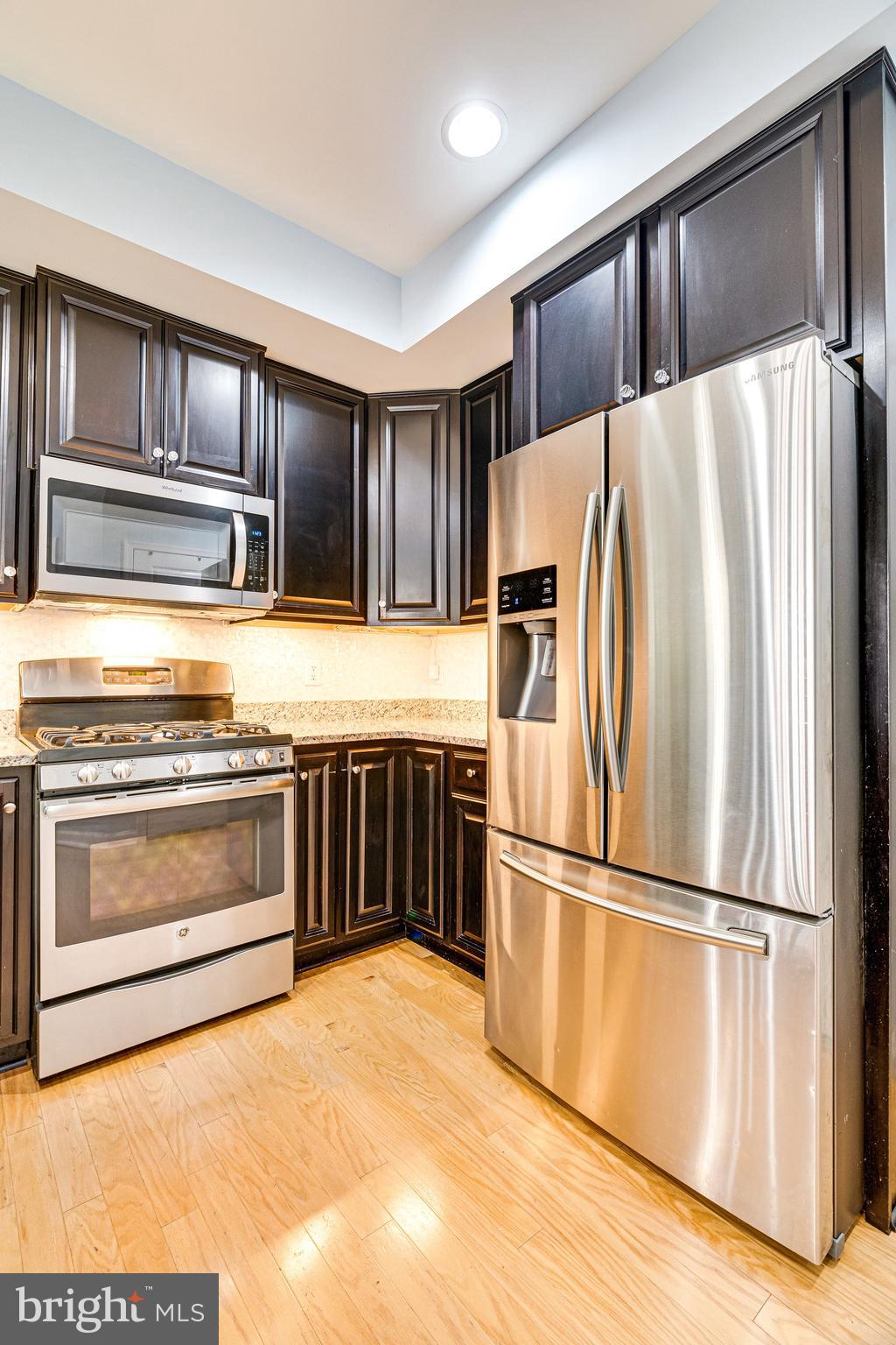 25292 Gray Poplar Ter