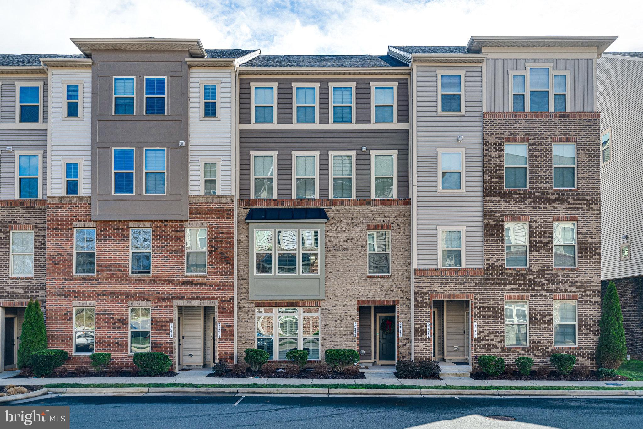 25292 Gray Poplar Ter