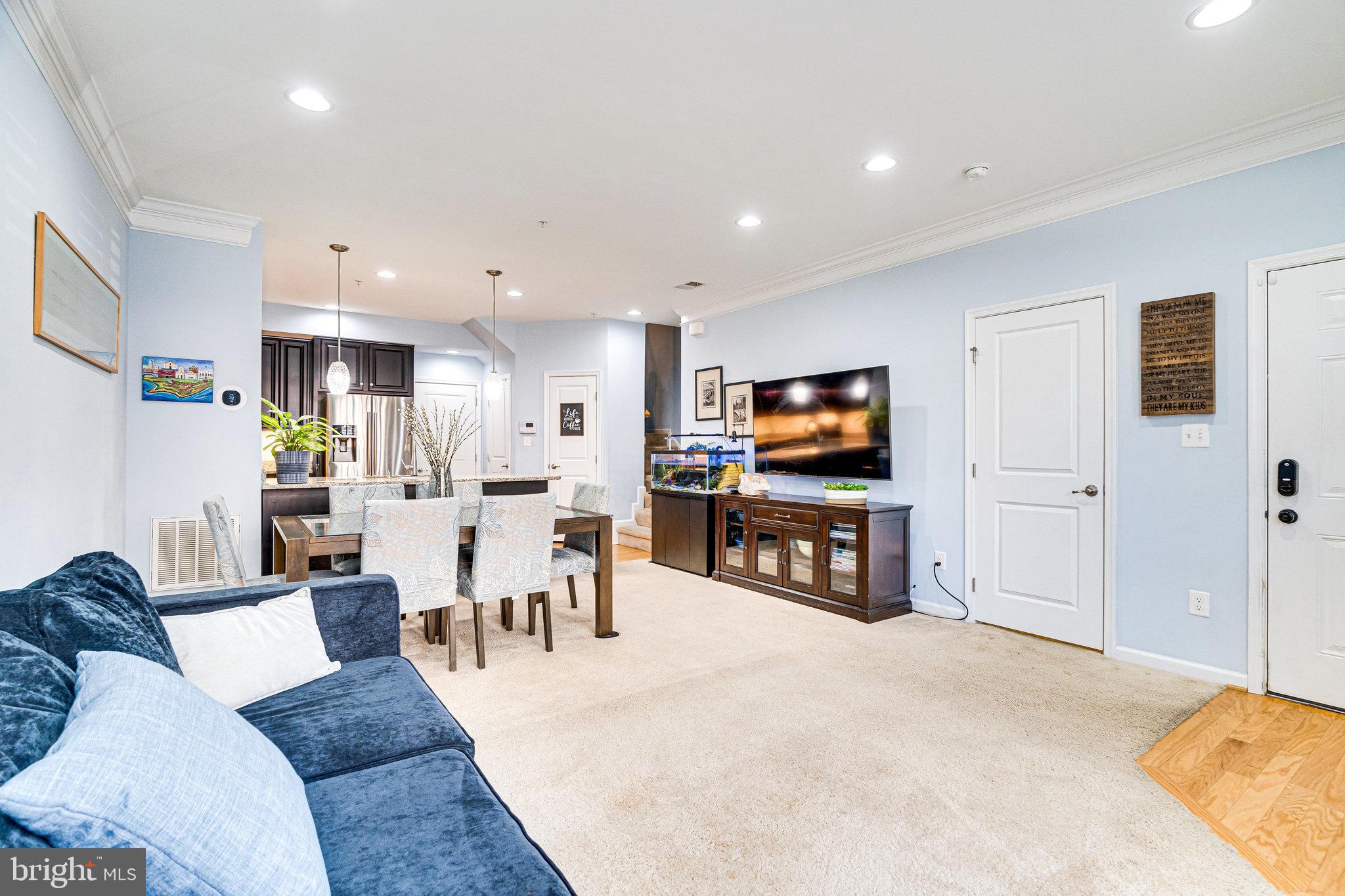25292 Gray Poplar Ter