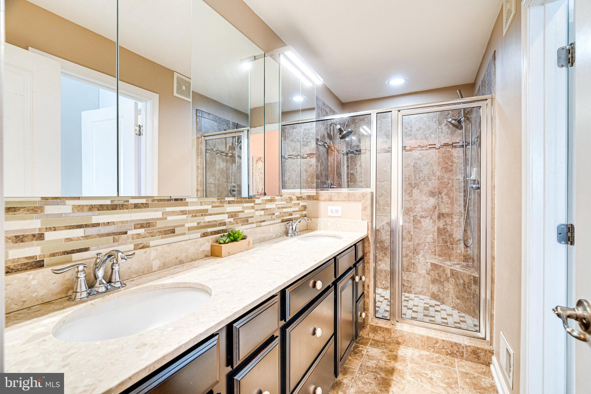 25292 Gray Poplar Ter