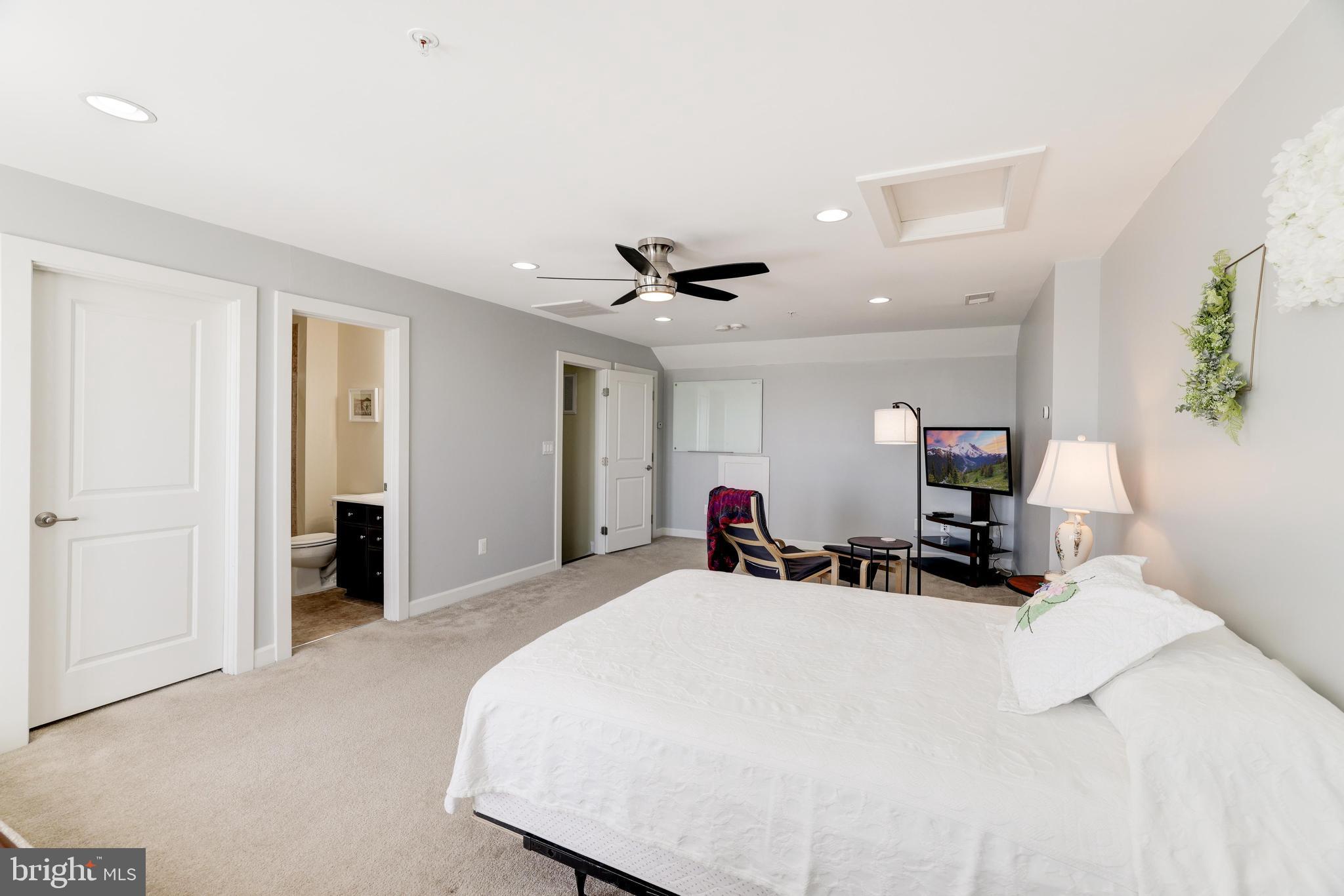 42687 Burbank Ter
