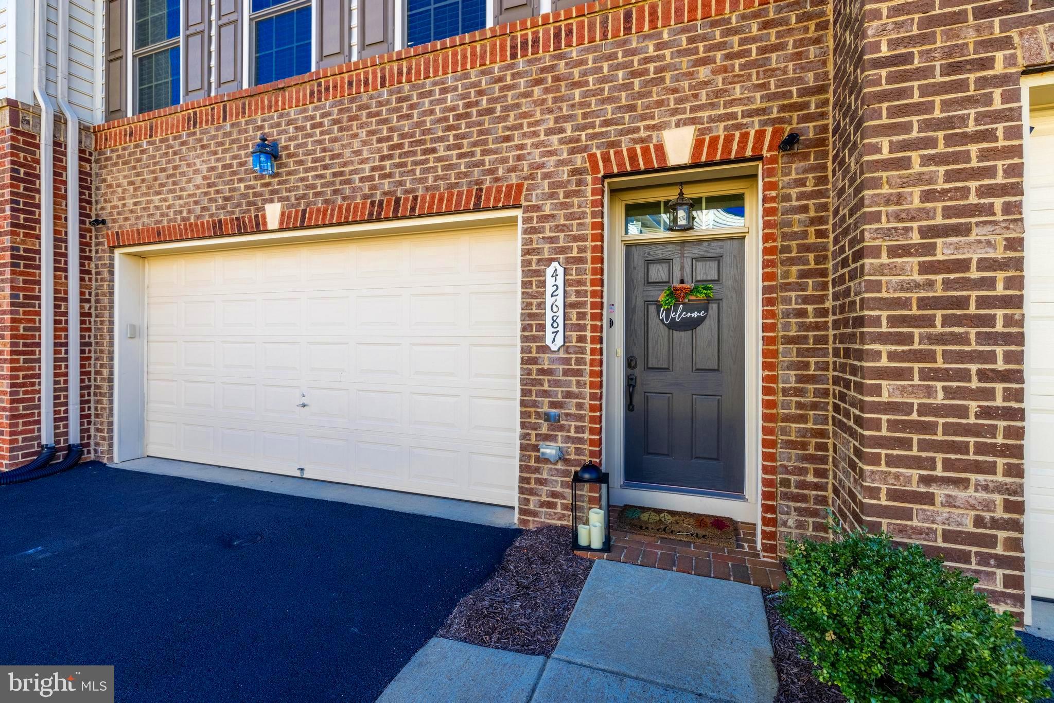 42687 Burbank Ter