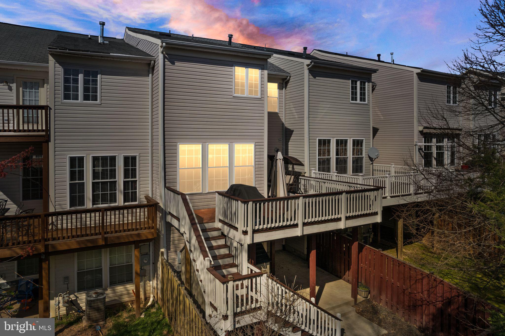 1202 Cambria Ter NE
