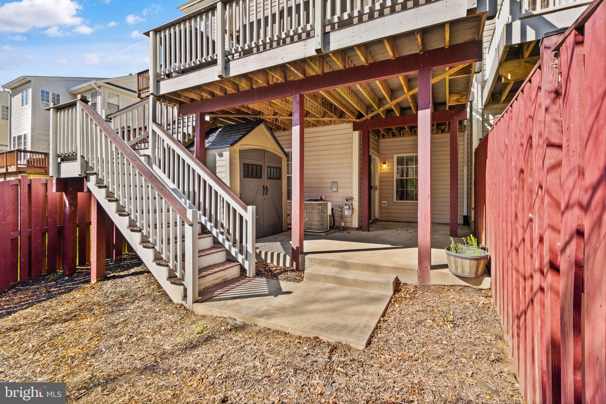 1202 Cambria Ter NE