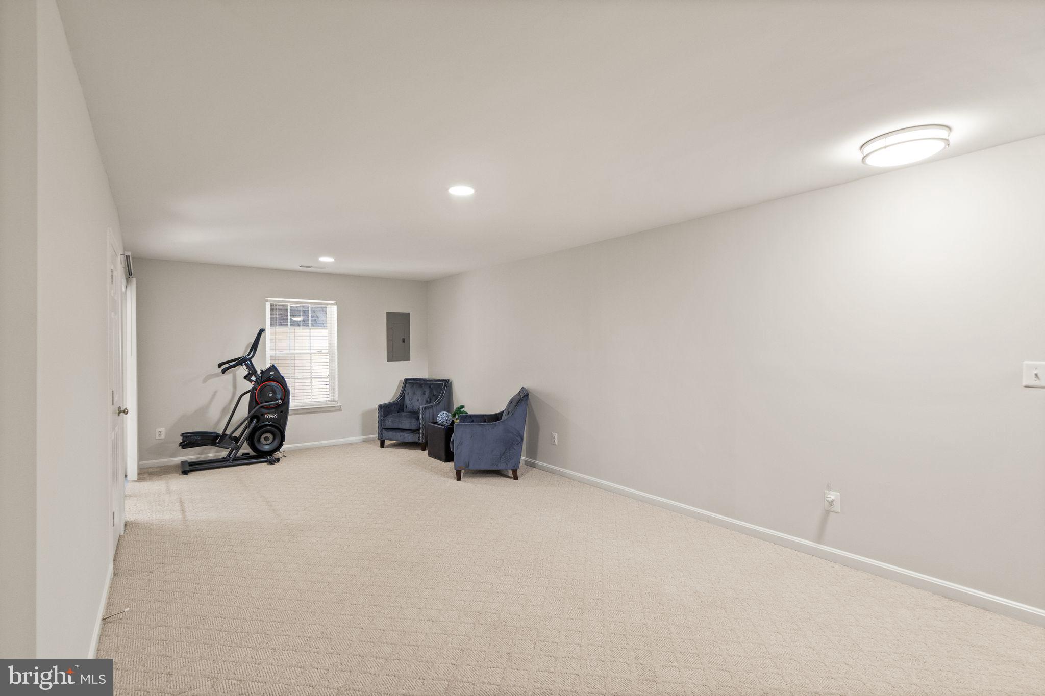 1202 Cambria Ter NE