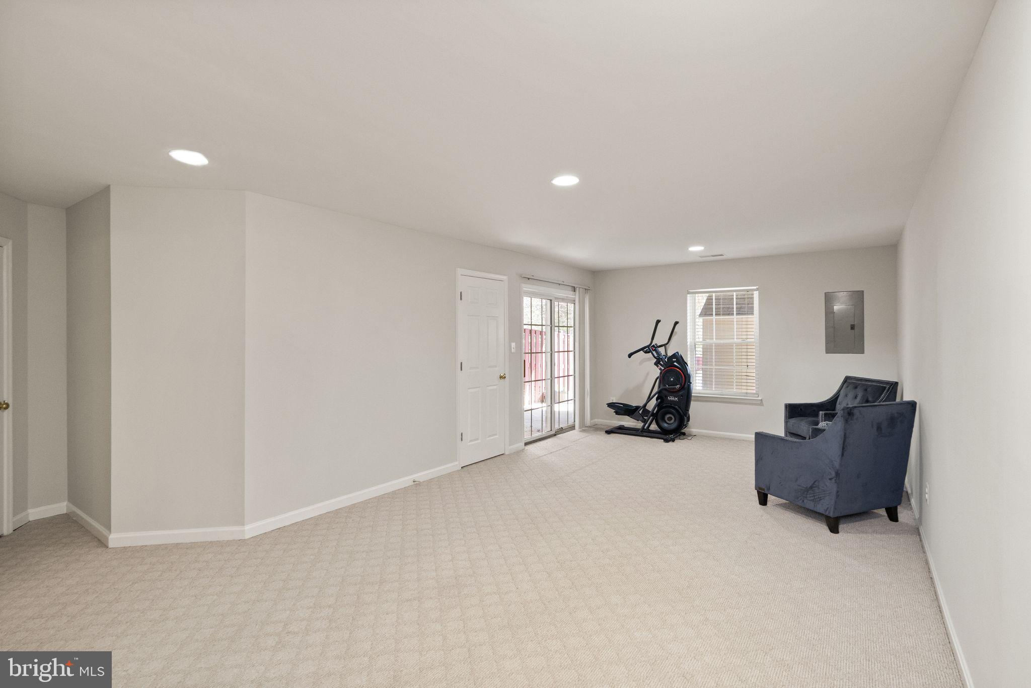 1202 Cambria Ter NE