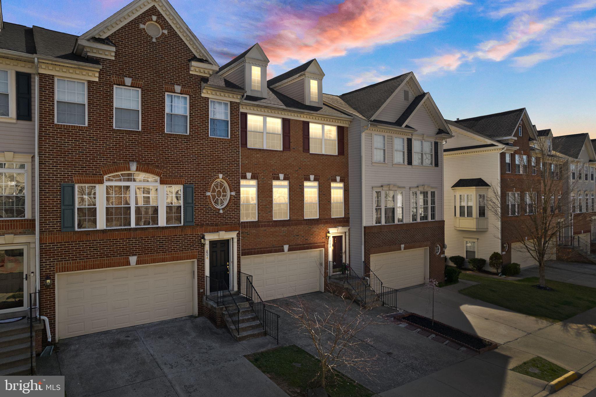 1202 Cambria Ter NE