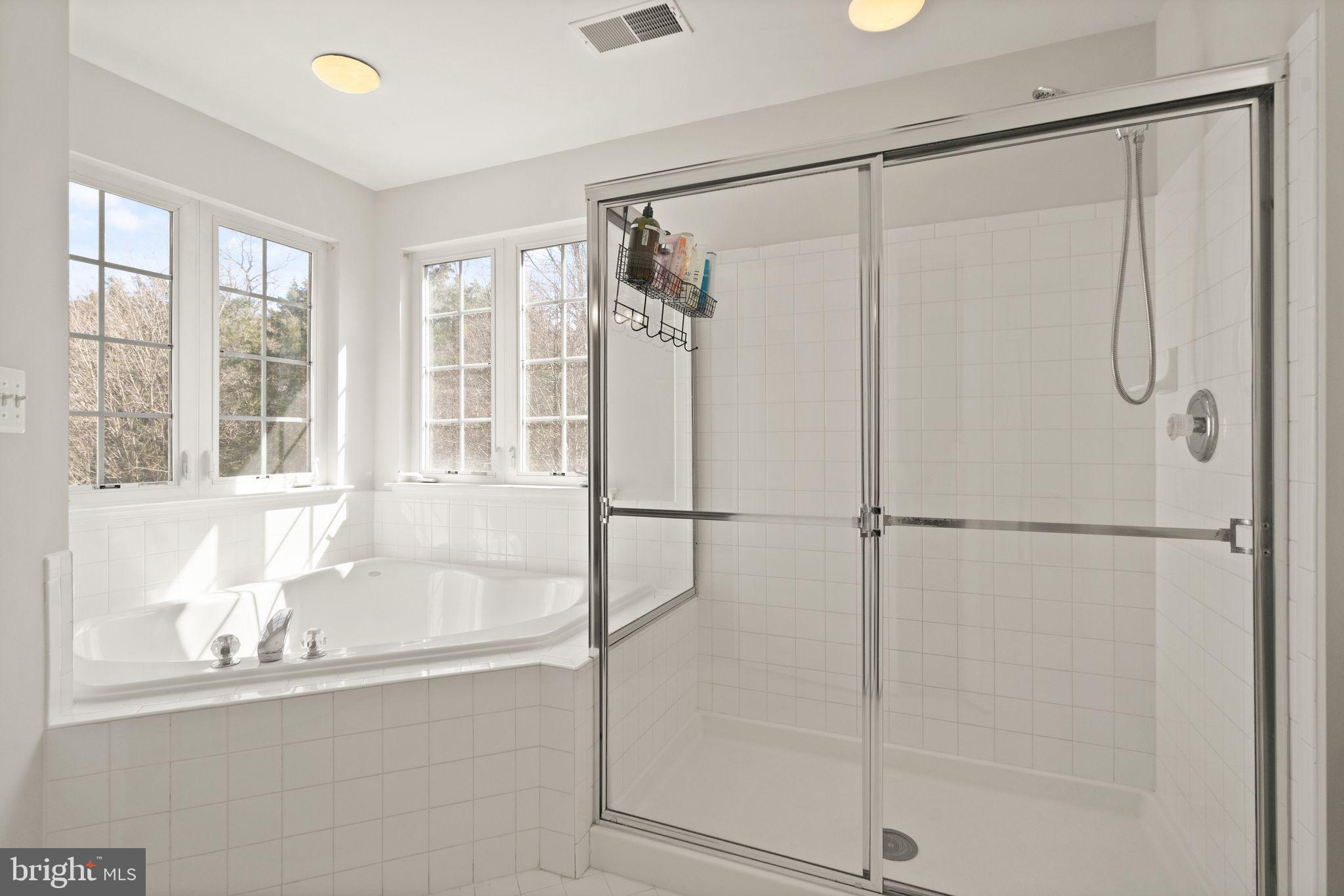 1202 Cambria Ter NE
