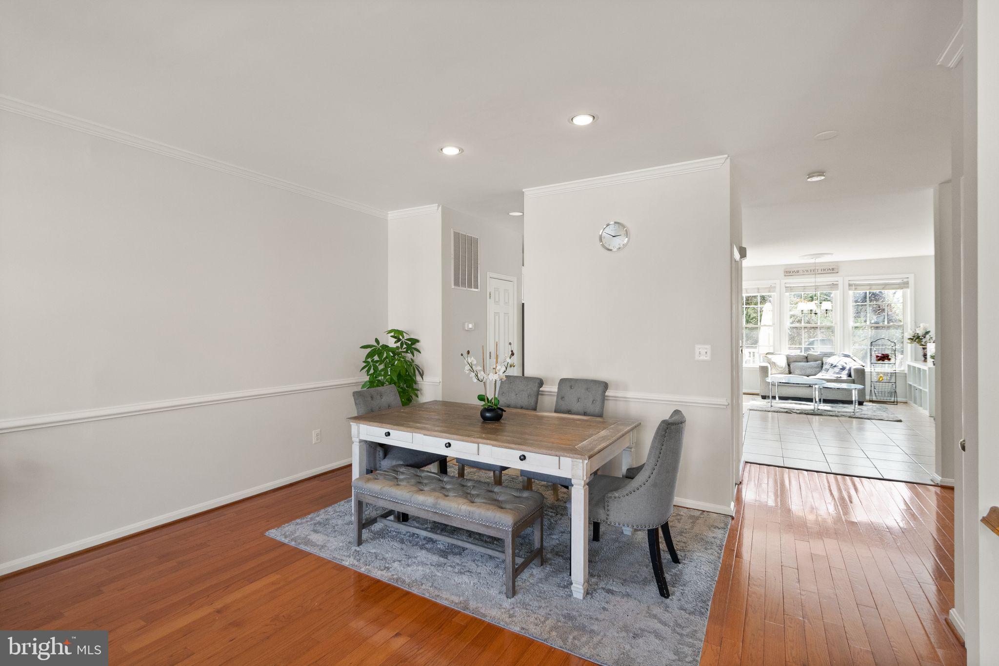 1202 Cambria Ter NE
