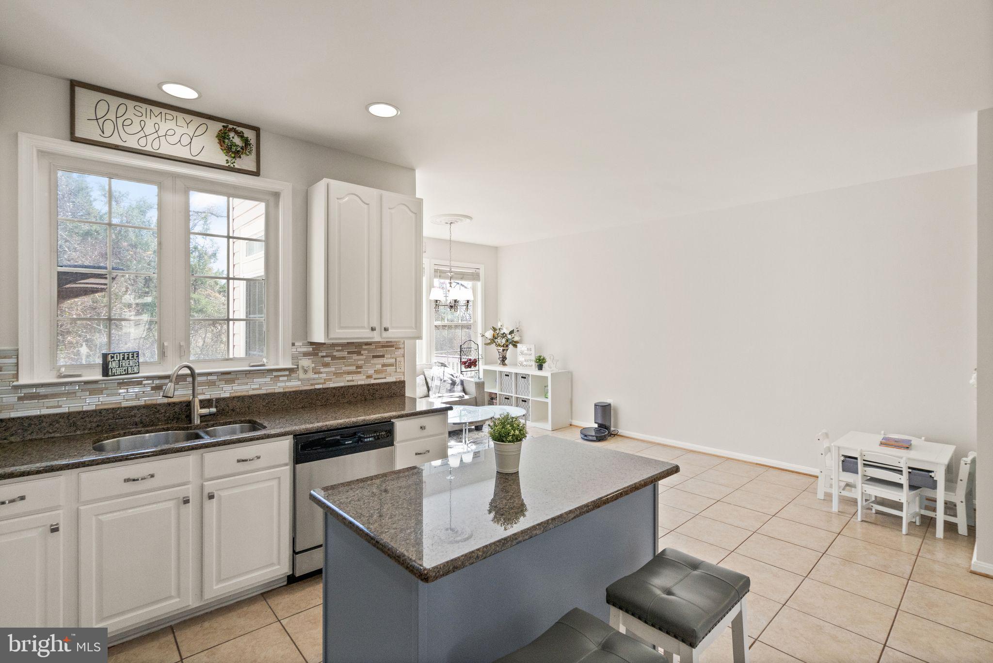 1202 Cambria Ter NE