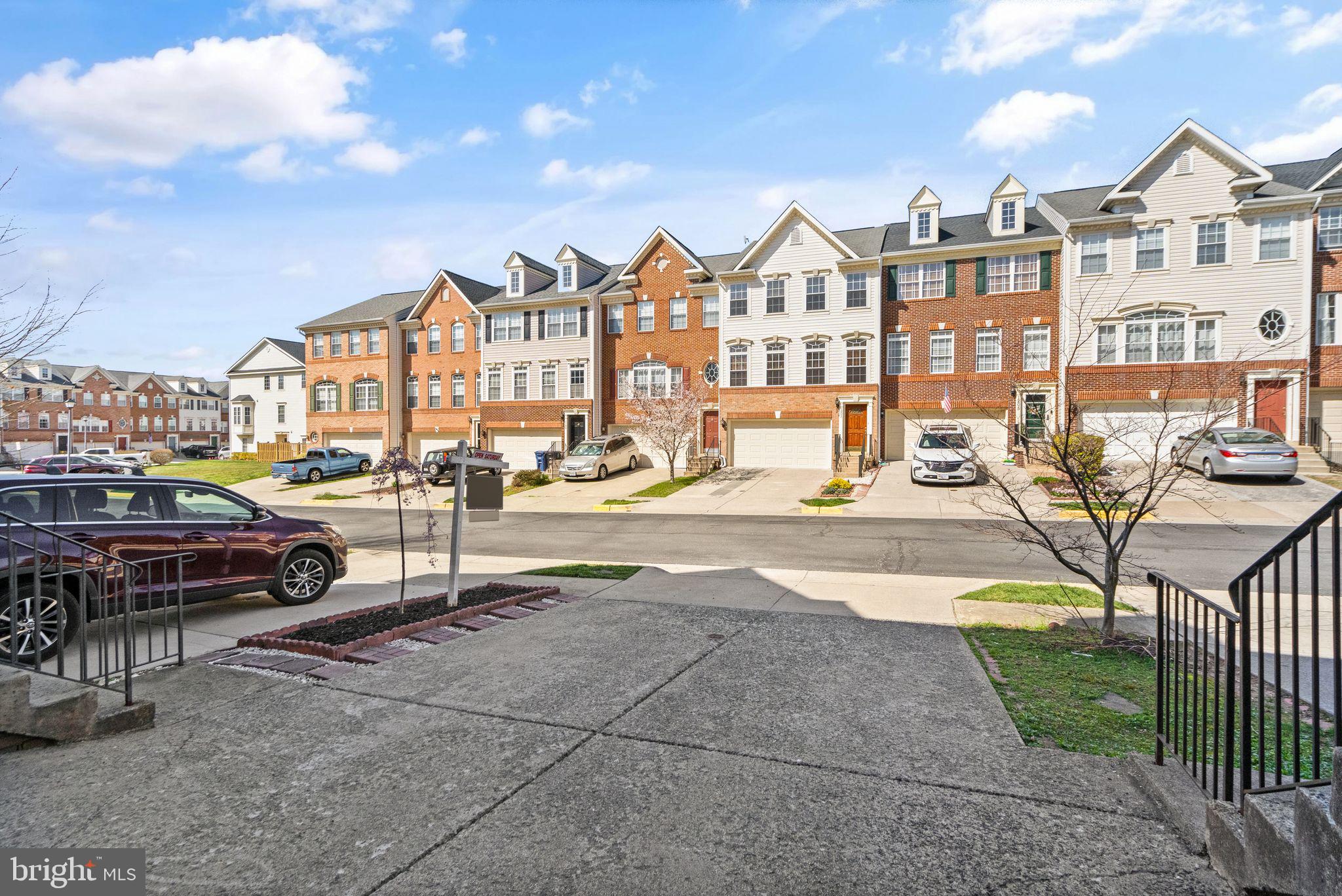 1202 Cambria Ter NE
