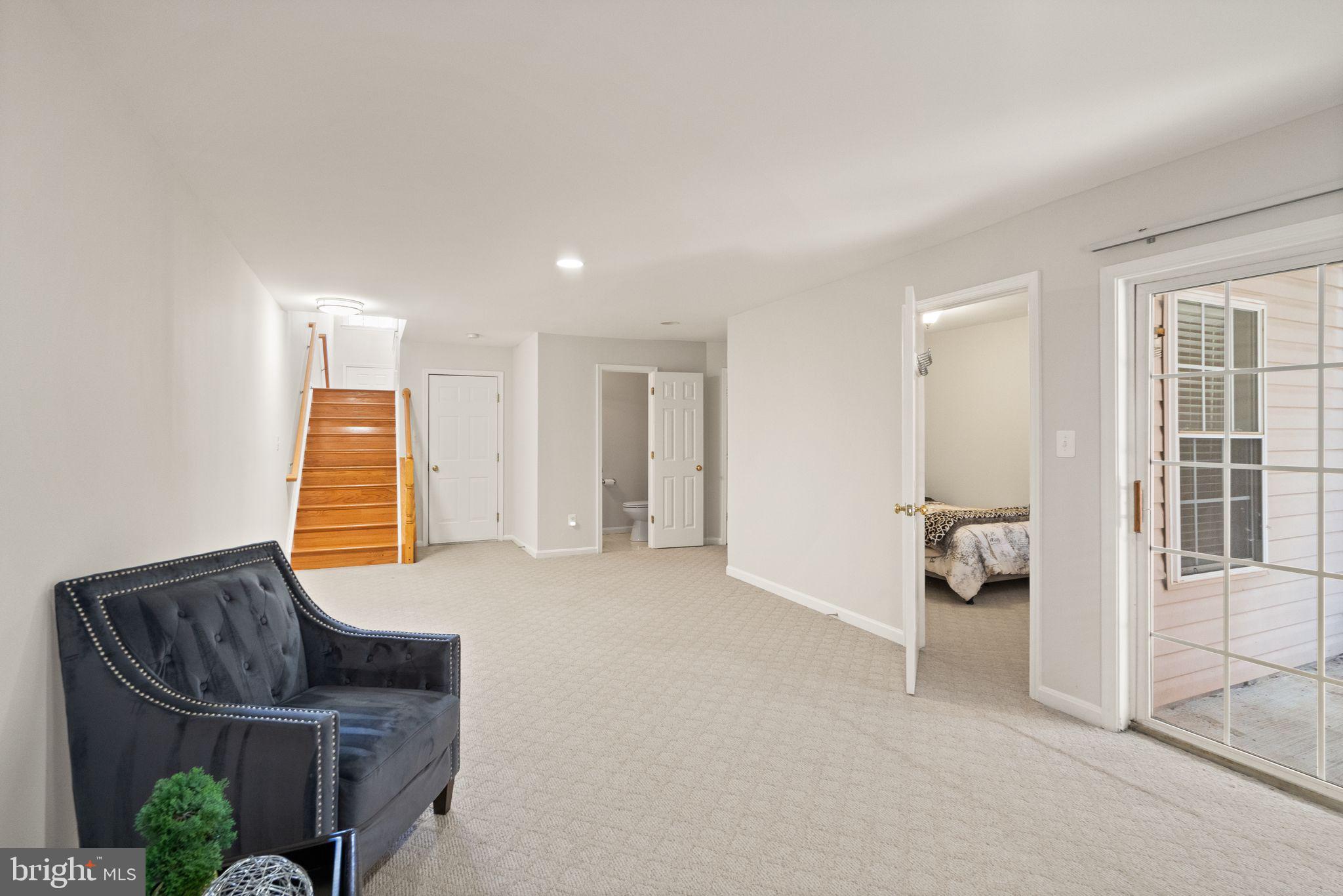 1202 Cambria Ter NE