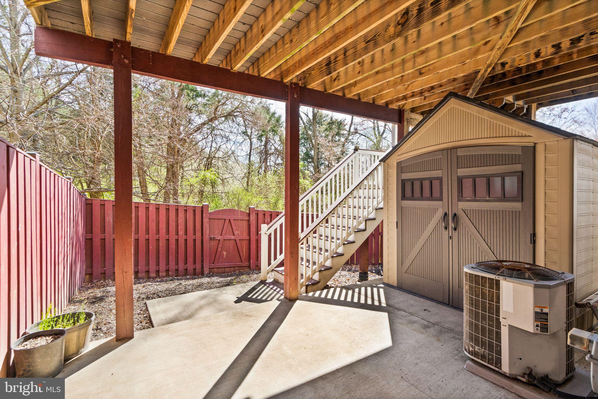 1202 Cambria Ter NE