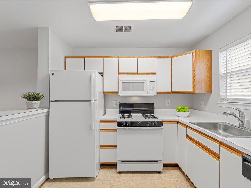 645 Constellation Sq SE #D