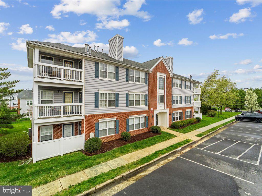 645 Constellation Sq SE #D