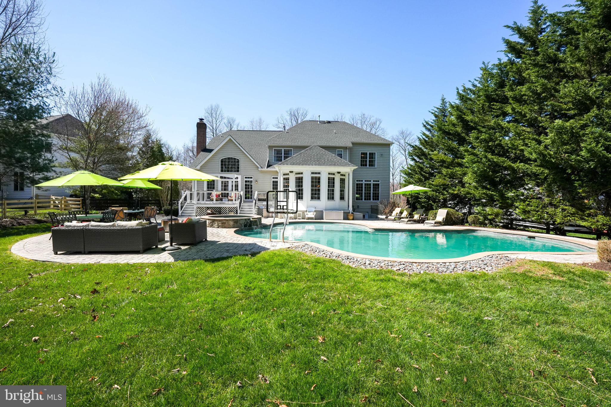 24276 Longshadow Ln