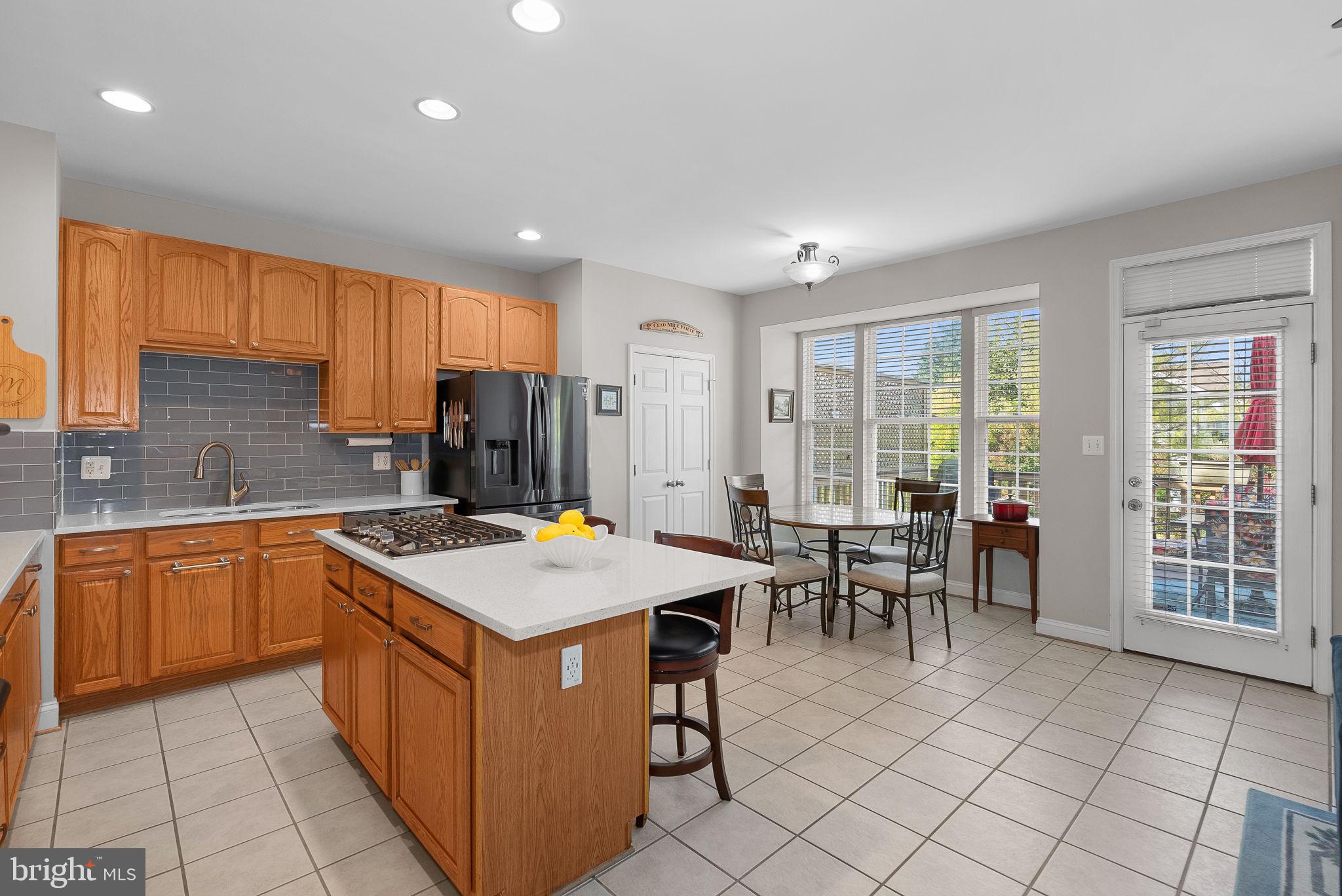 818 Ferndale Ter NE