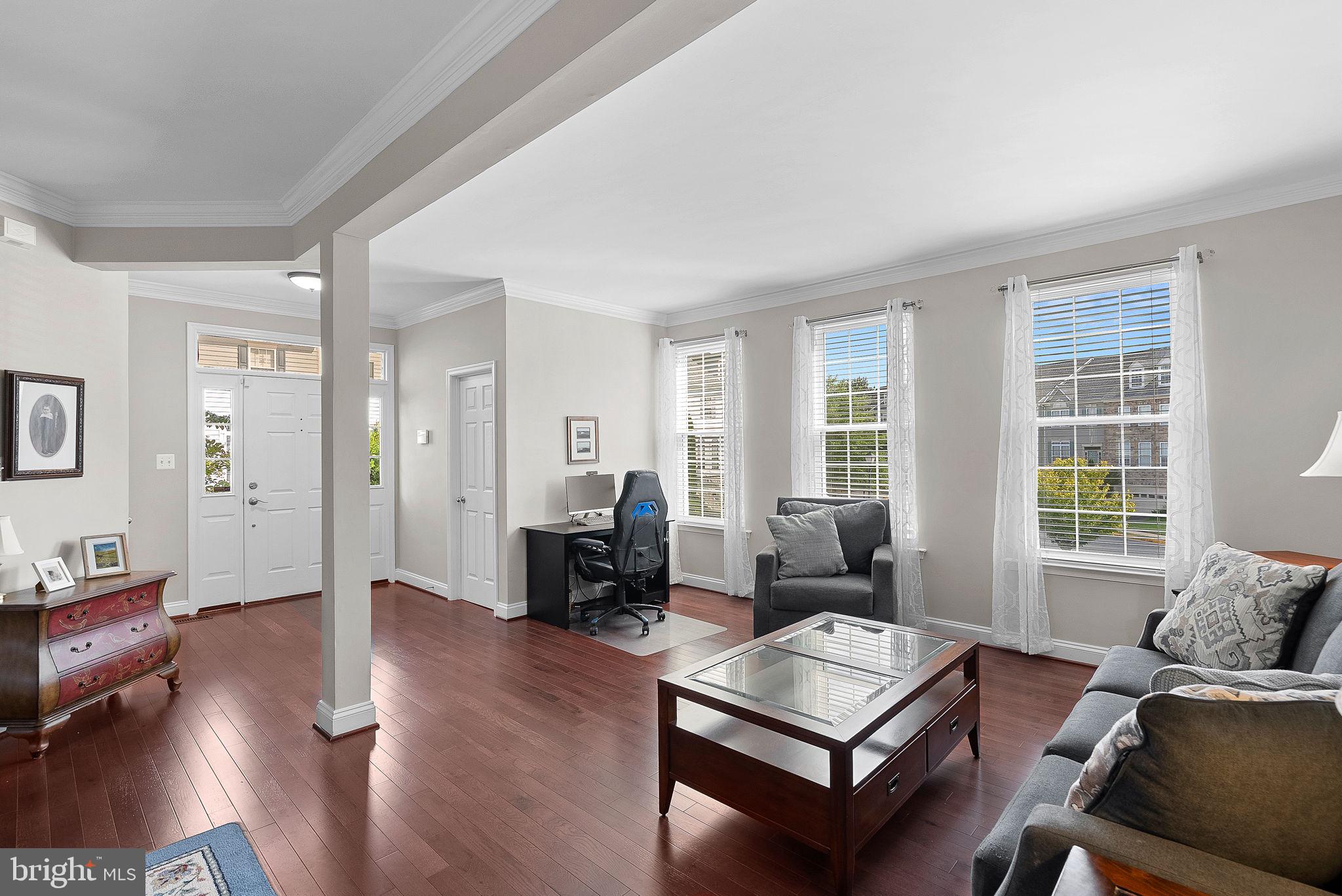 818 Ferndale Ter NE