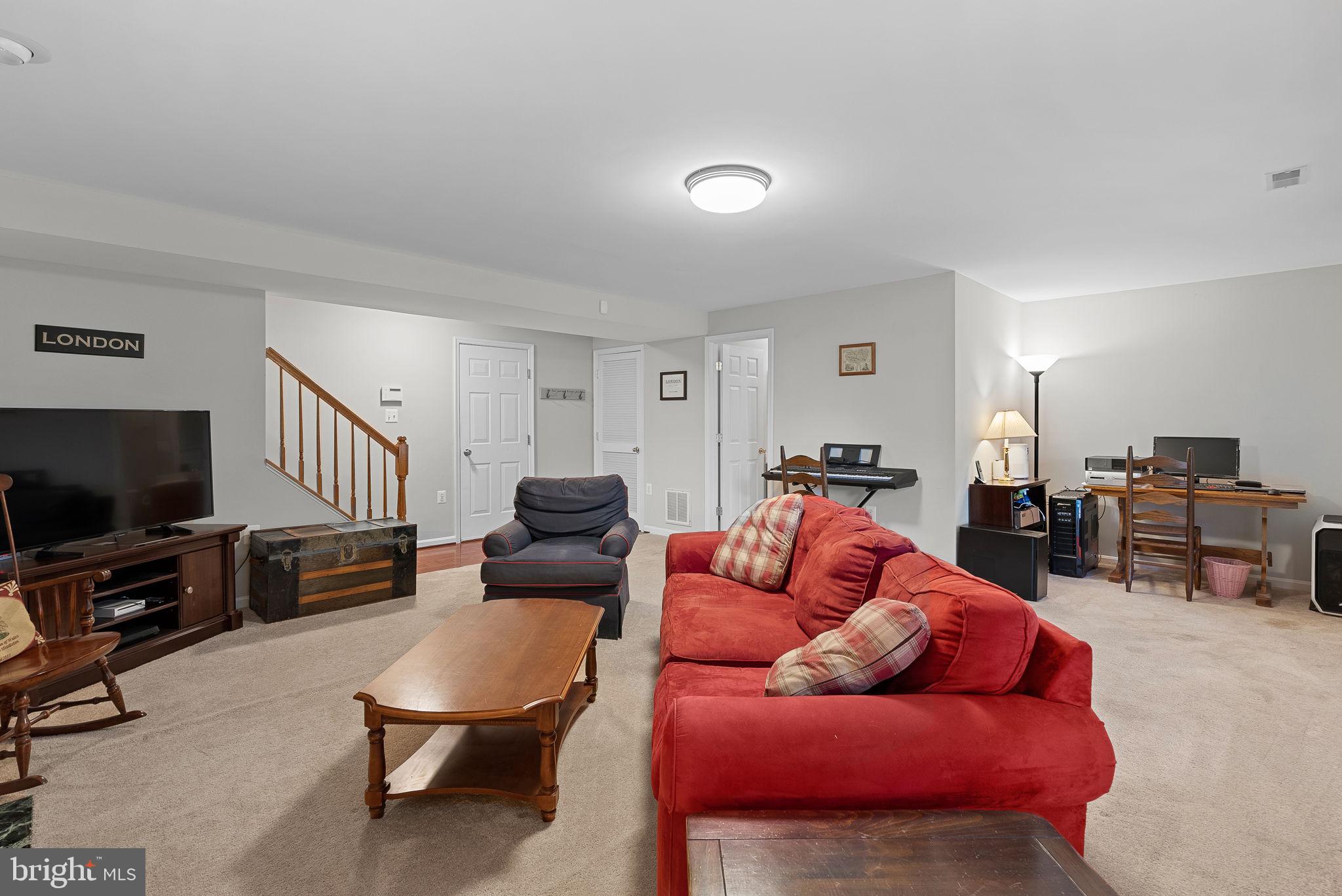 818 Ferndale Ter NE