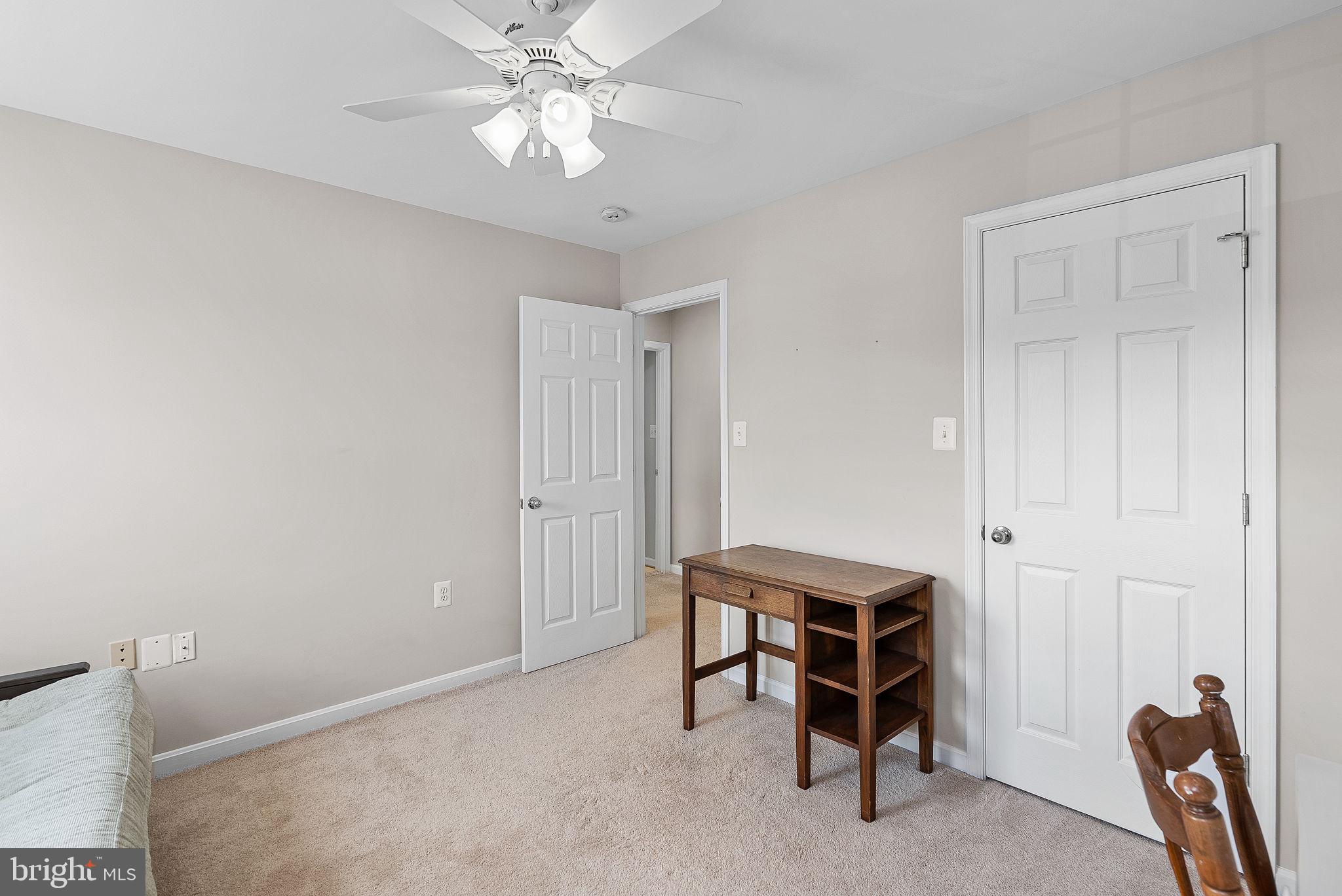 818 Ferndale Ter NE