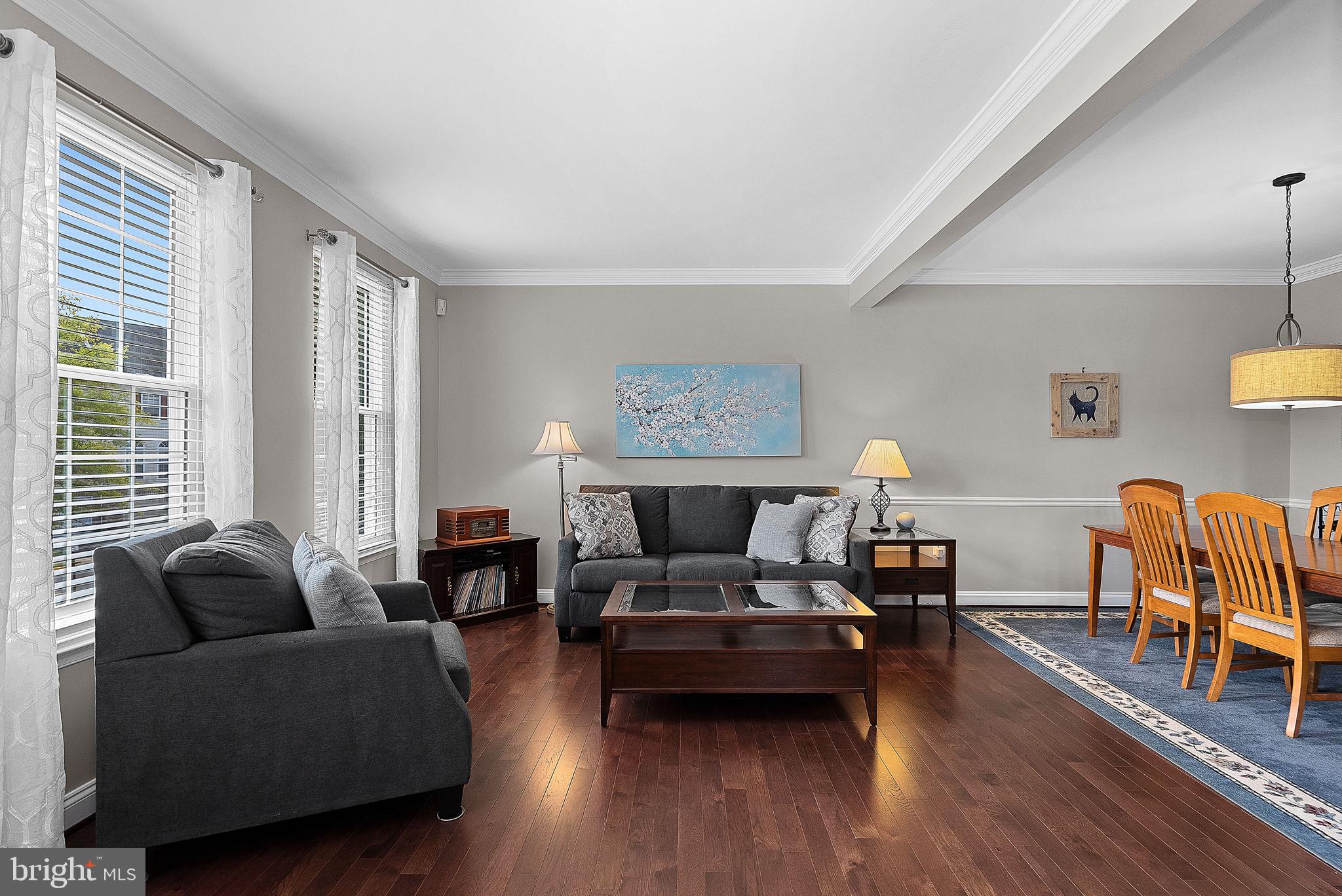 818 Ferndale Ter NE
