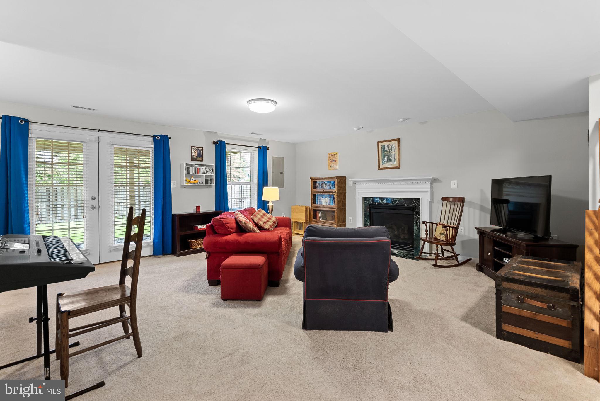 818 Ferndale Ter NE