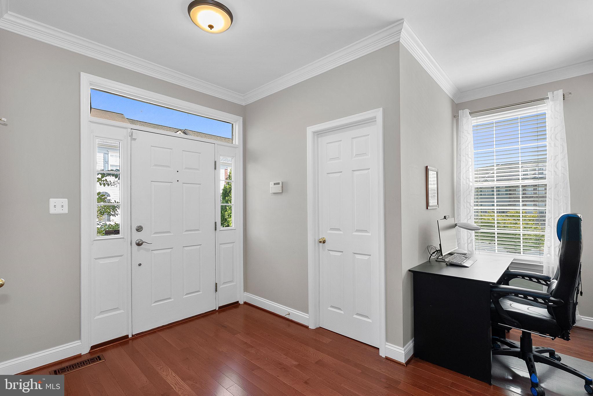 818 Ferndale Ter NE