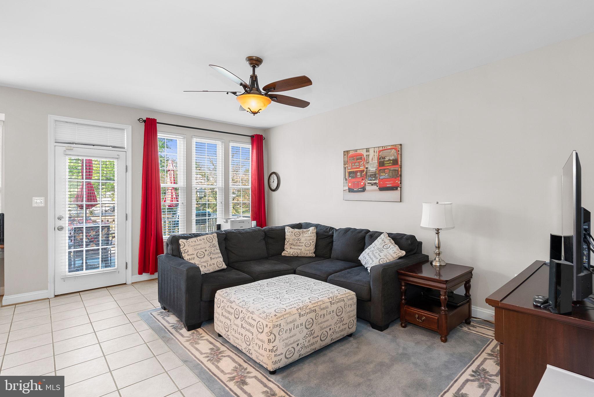 818 Ferndale Ter NE