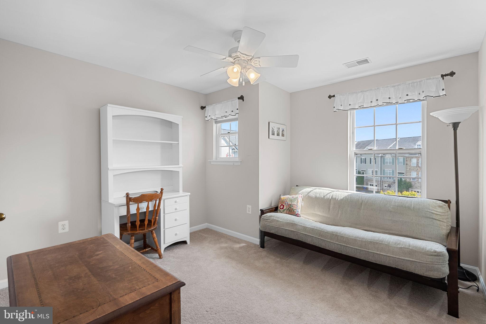 818 Ferndale Ter NE
