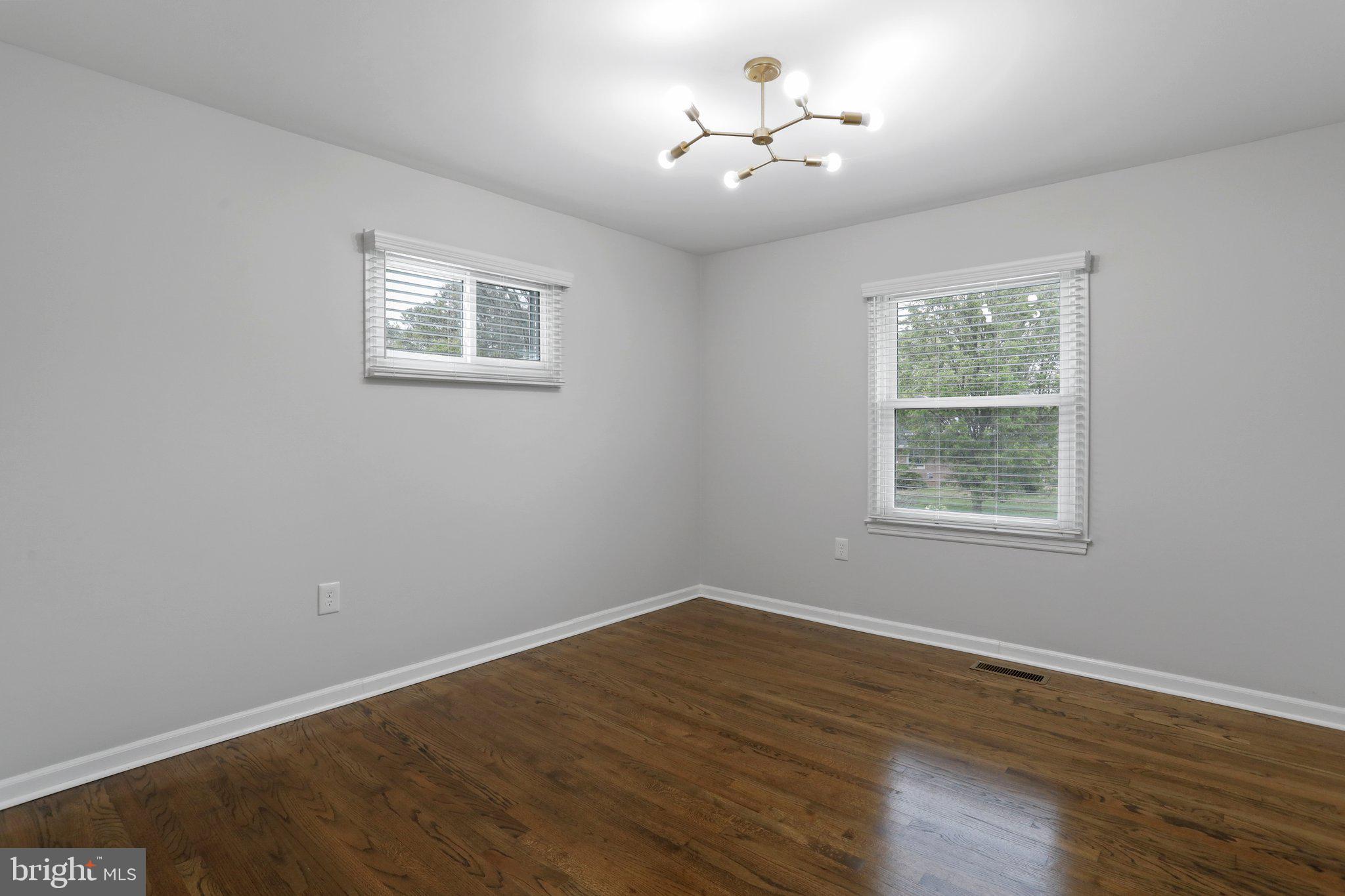 800 E Dickenson Ct