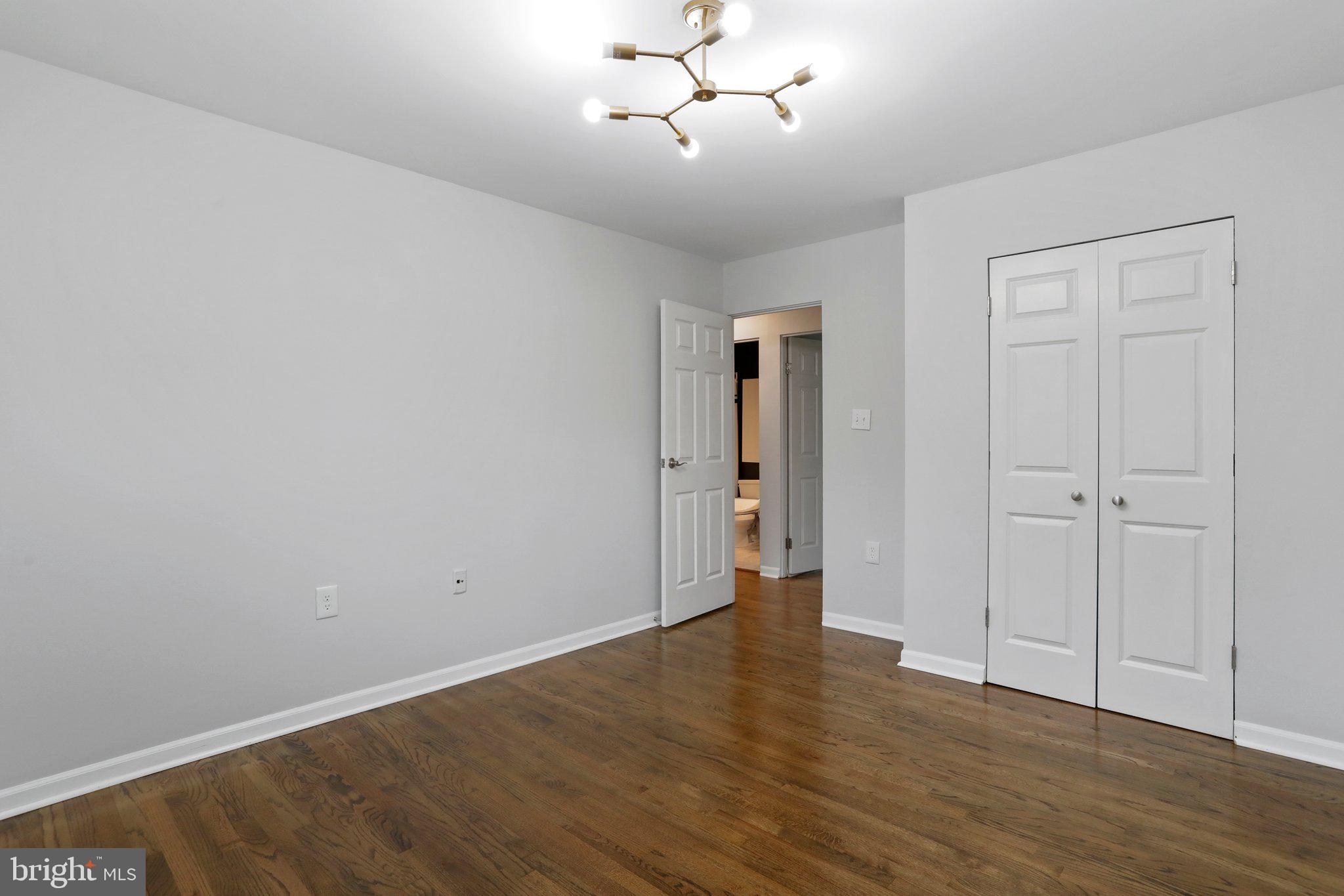 800 E Dickenson Ct