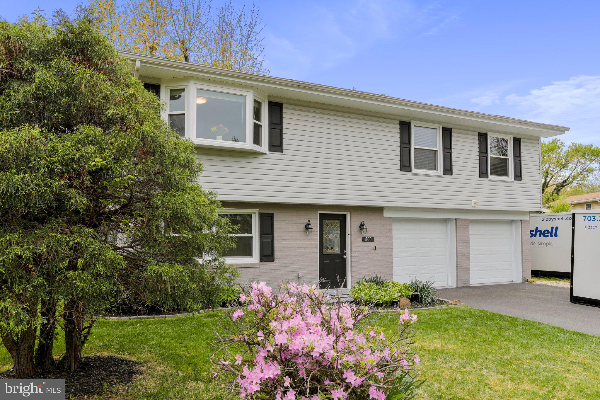 800 E Dickenson Ct