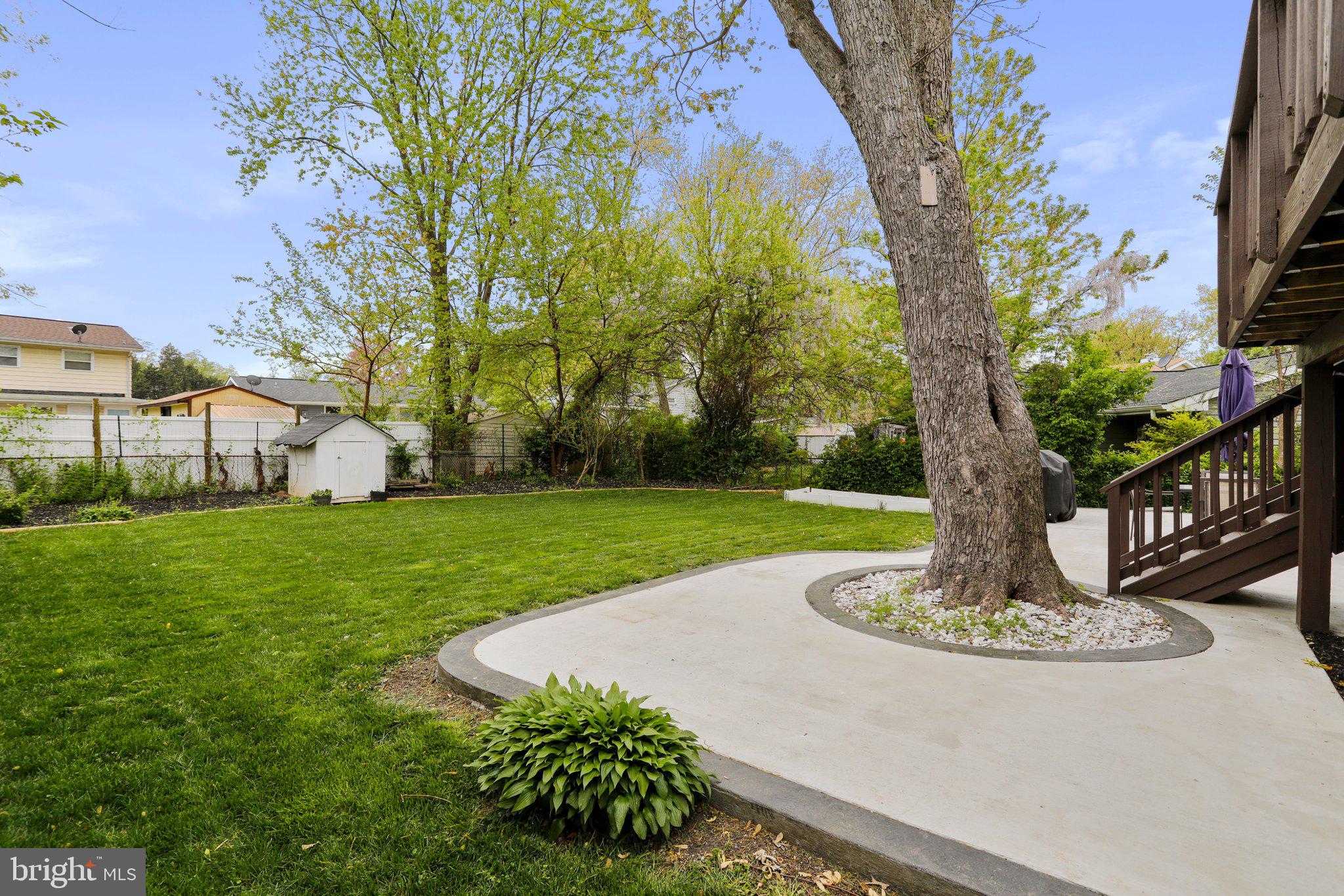 800 E Dickenson Ct