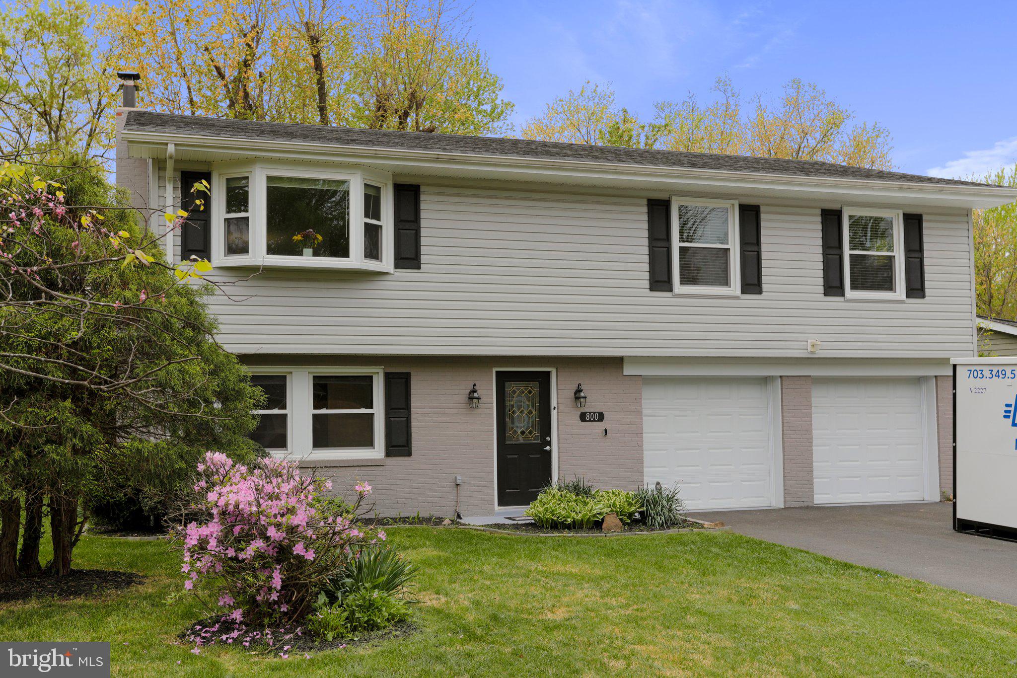 800 E Dickenson Ct