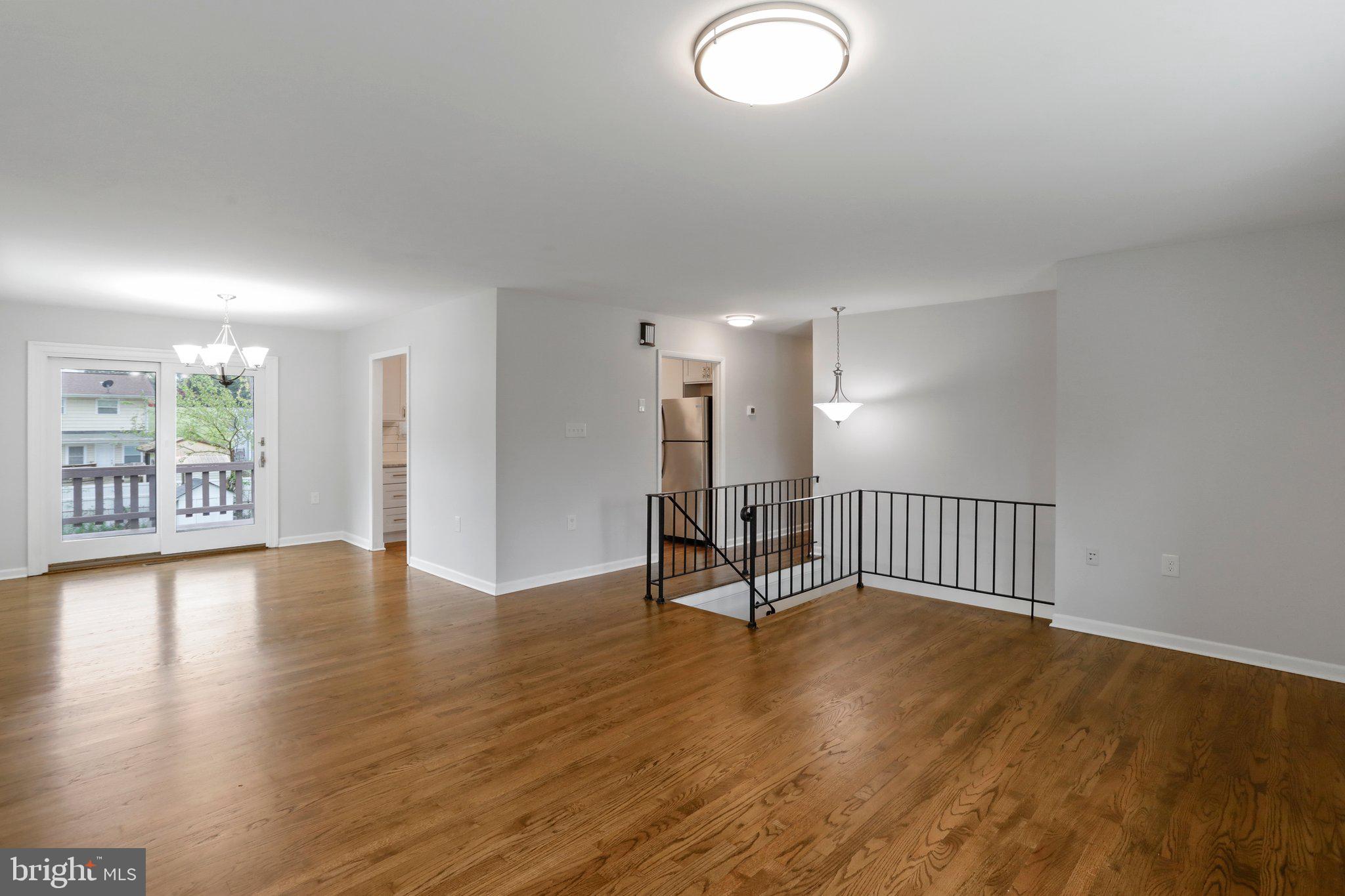 800 E Dickenson Ct