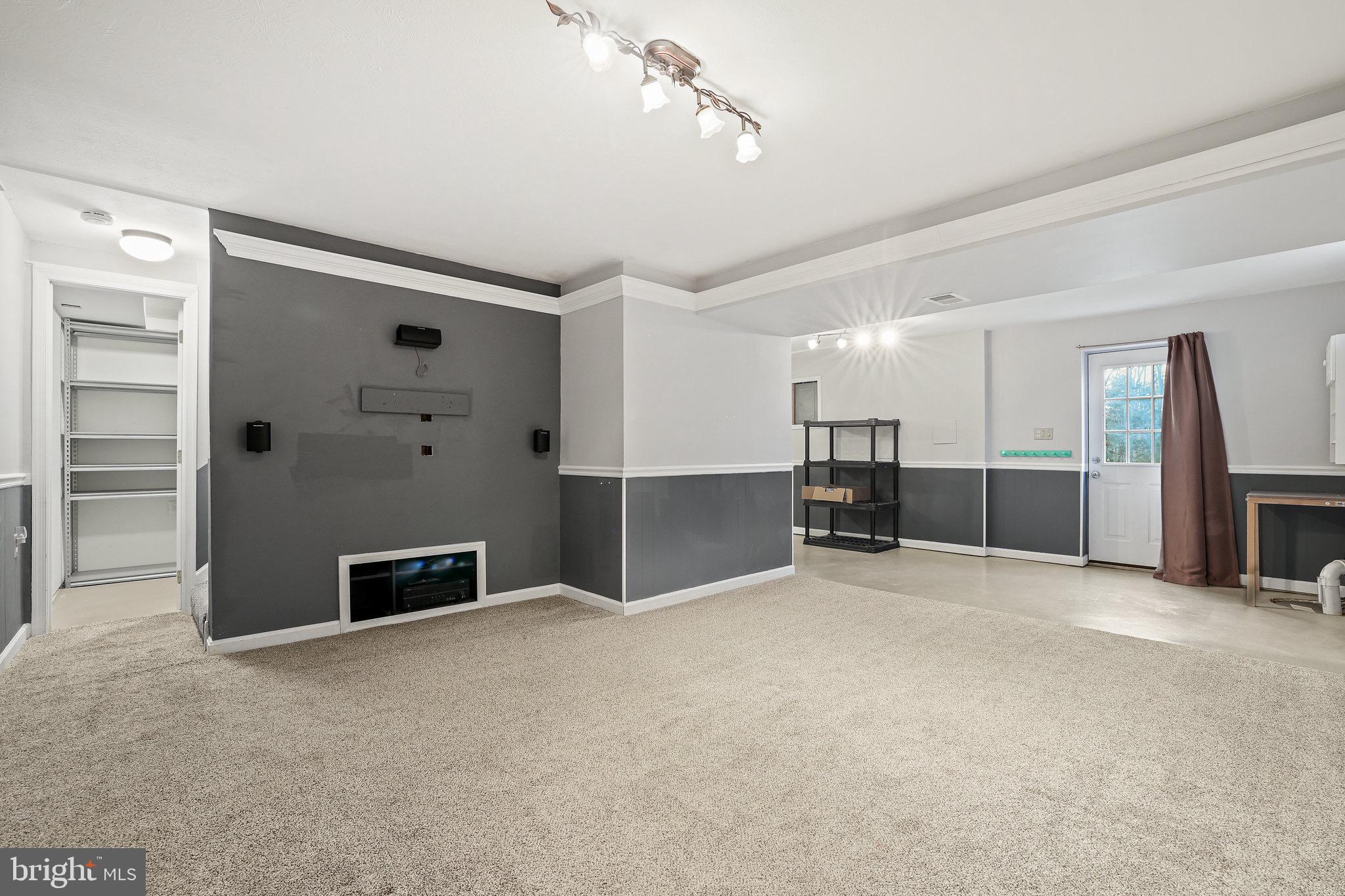 230 Silverleaf Dr
