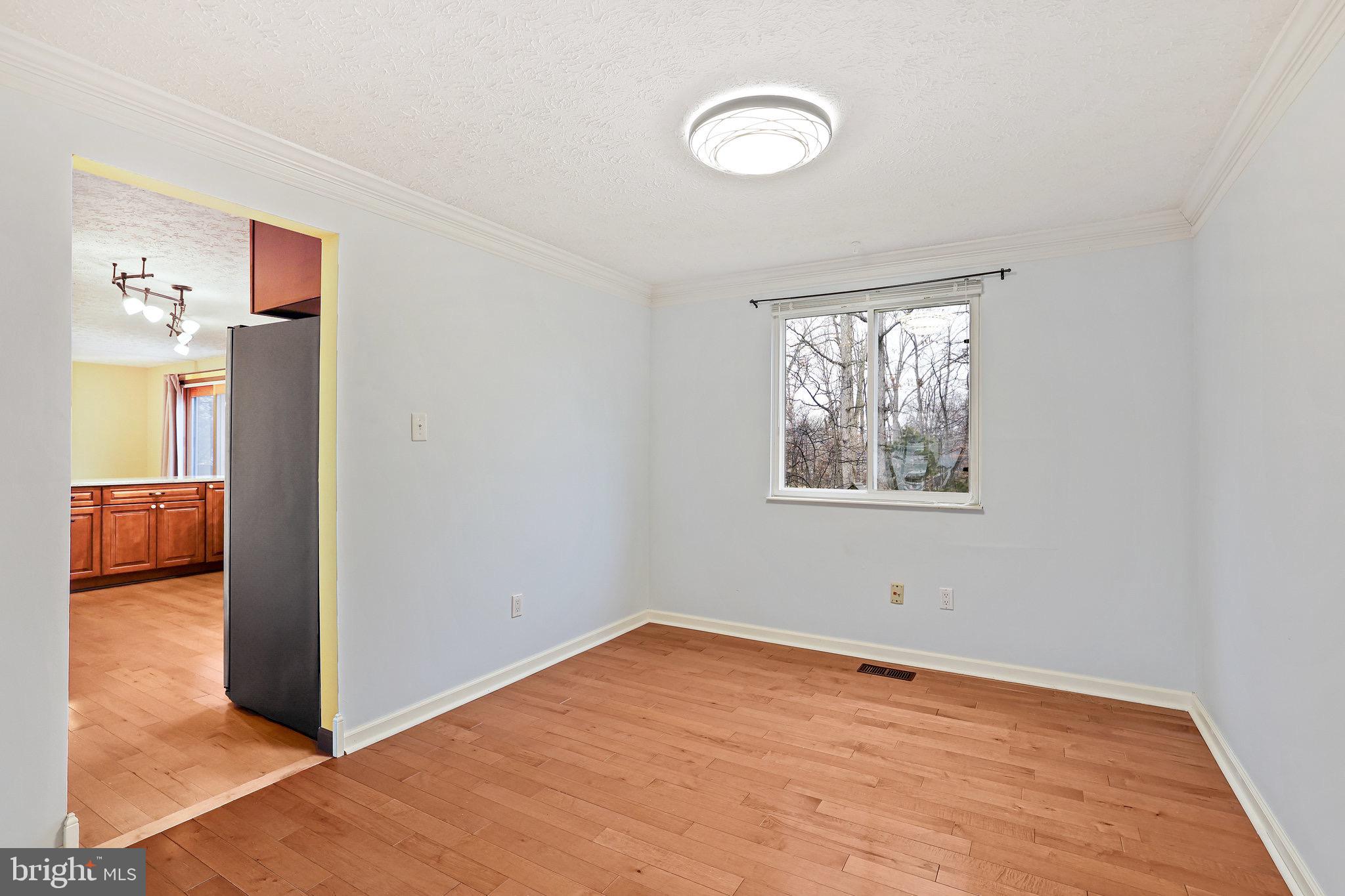 230 Silverleaf Dr