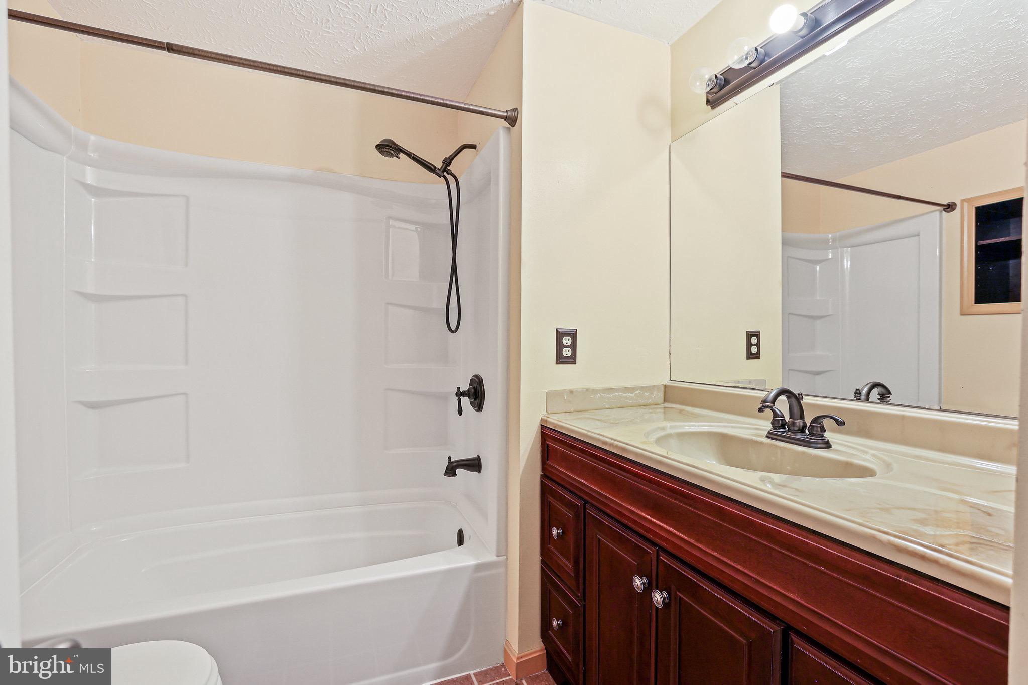 230 Silverleaf Dr