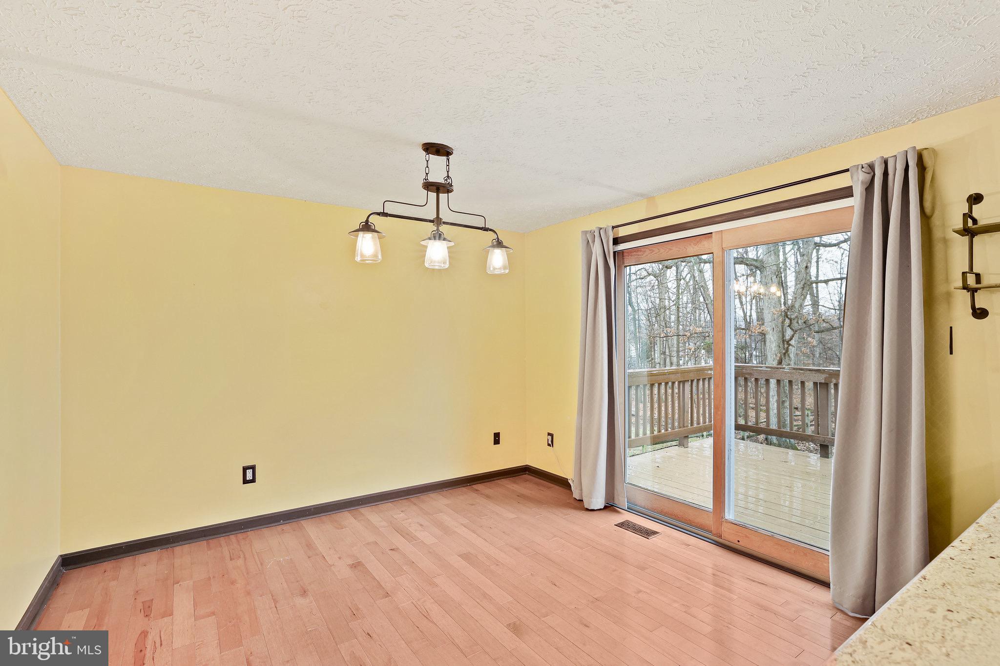230 Silverleaf Dr