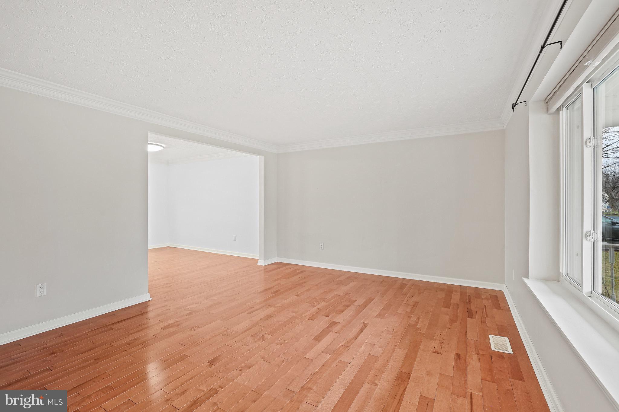 230 Silverleaf Dr