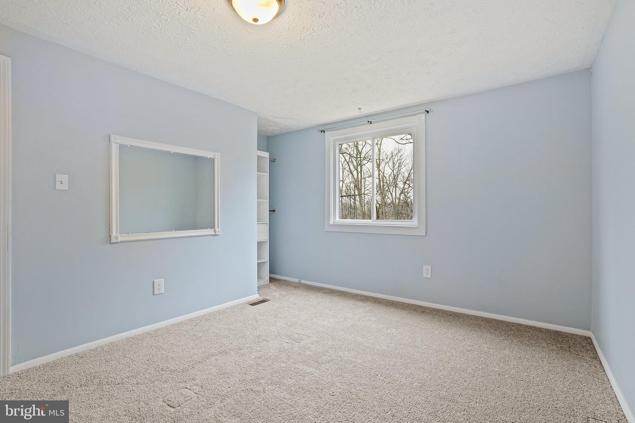 230 Silverleaf Dr