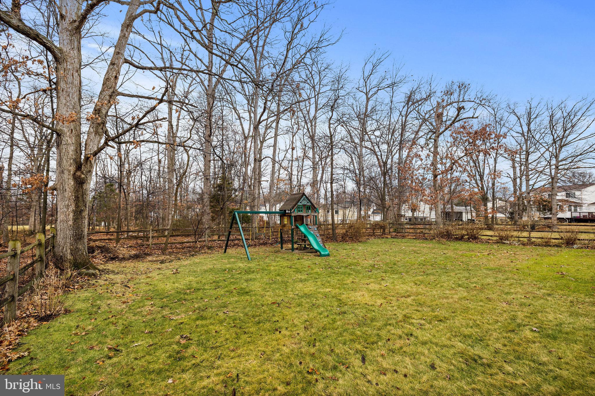 230 Silverleaf Dr